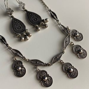 VINTAGE Artisan Silver Necklace & Earring Set